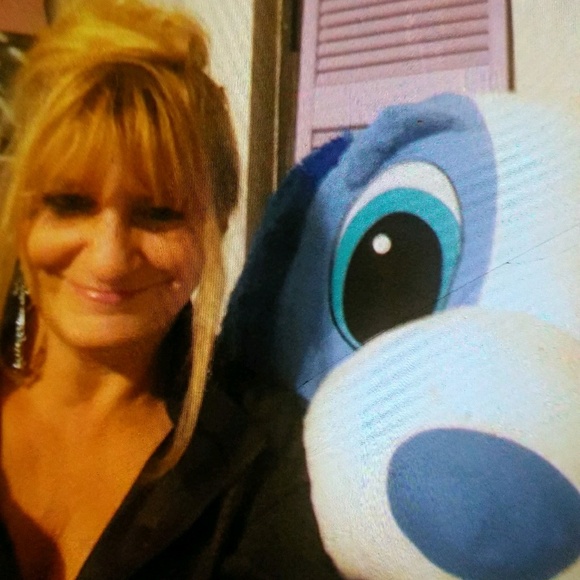 Meet your Posher, Kim - Picture 1 of 1